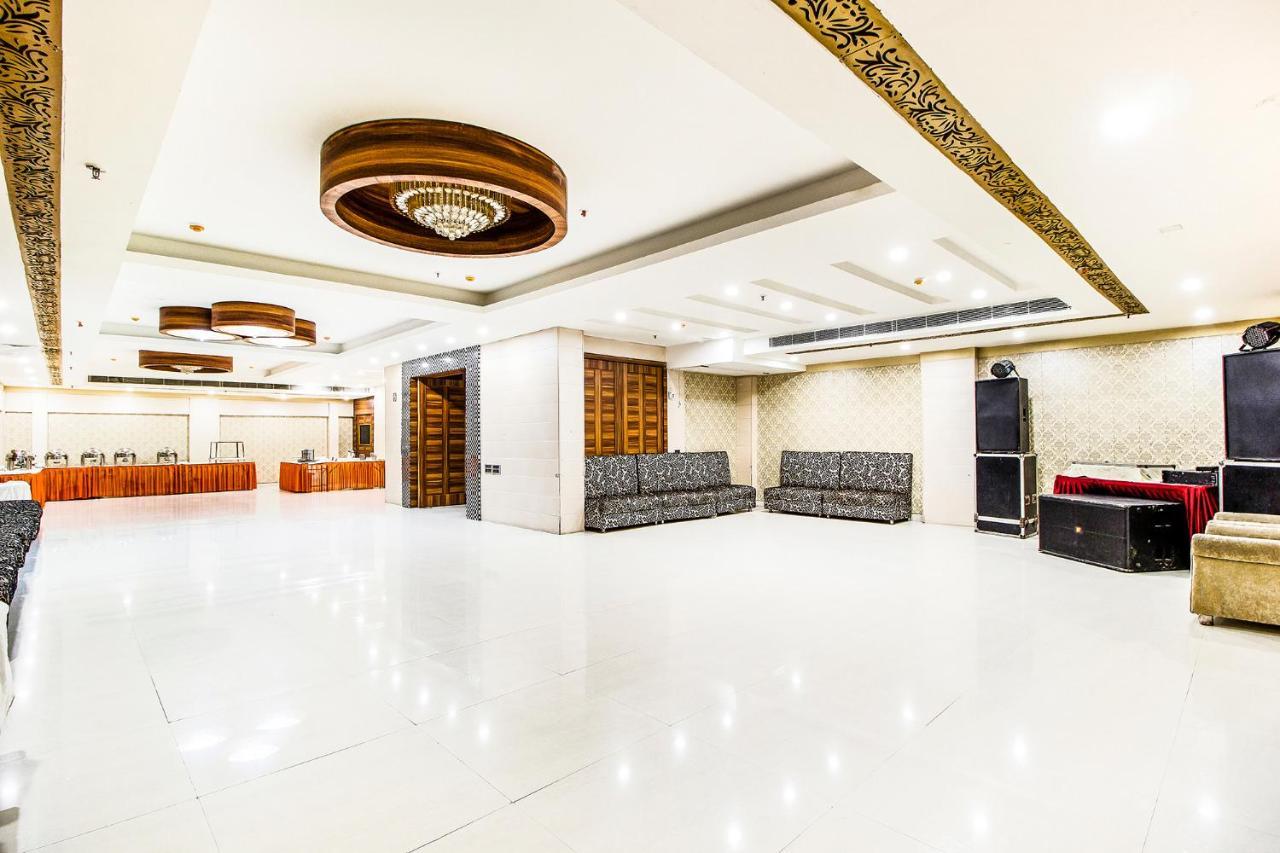 Fabhotel Le Monarque จัณฑีครห์ ภายนอก รูปภาพ