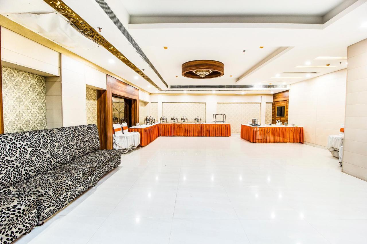 Fabhotel Le Monarque จัณฑีครห์ ภายนอก รูปภาพ
